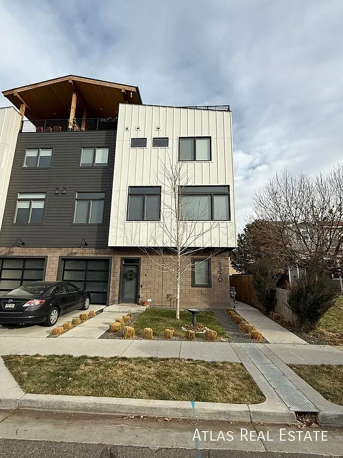 Coming Soon Modern 2 Bedroom Townhome With Rooftop Mountain Views In The Heart Of Englewood — Photo 1