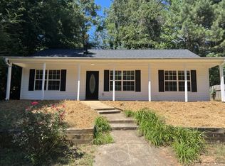 7110 Haw Creek Pl, Gainesville, GA 30506