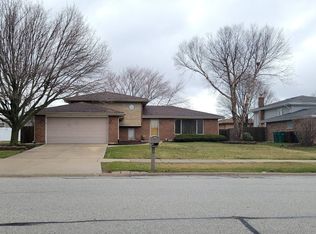 8018 W 157th St, Orland Park, IL