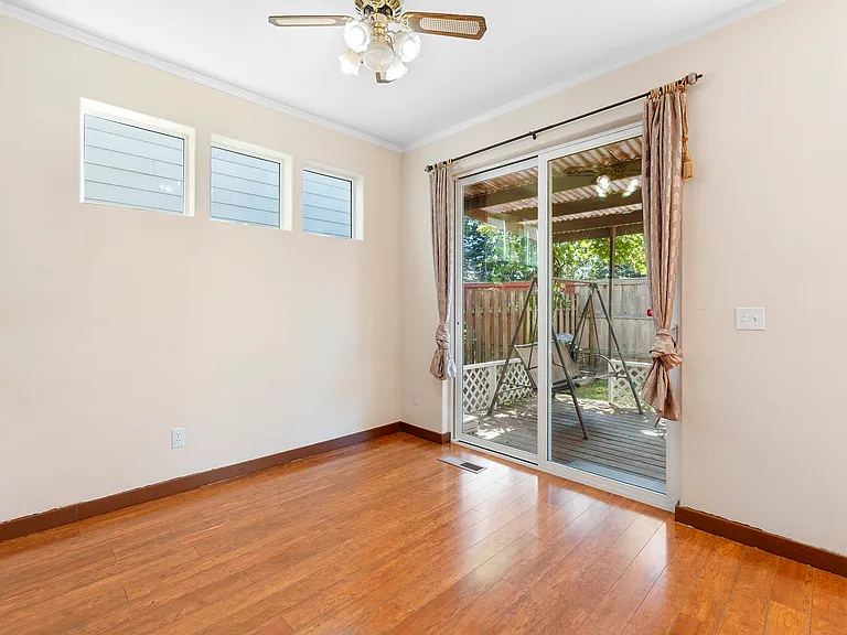 1639 SW Wright Pl — Photo 17