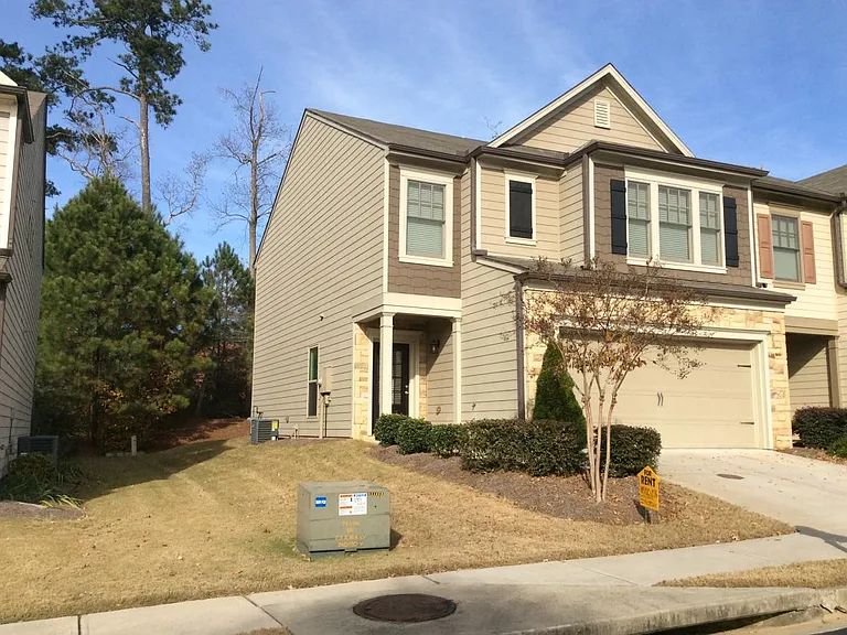 930 Township Cir — Photo 1