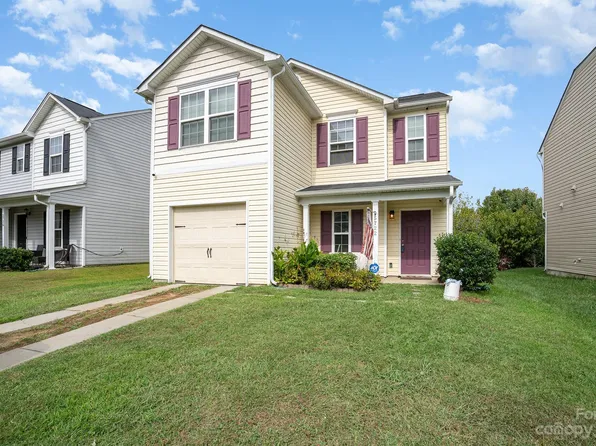 5722 Natick Dr, Charlotte, NC 28214
