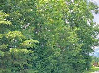 47 Goose Pointe Cir, Crossville, TN 38571