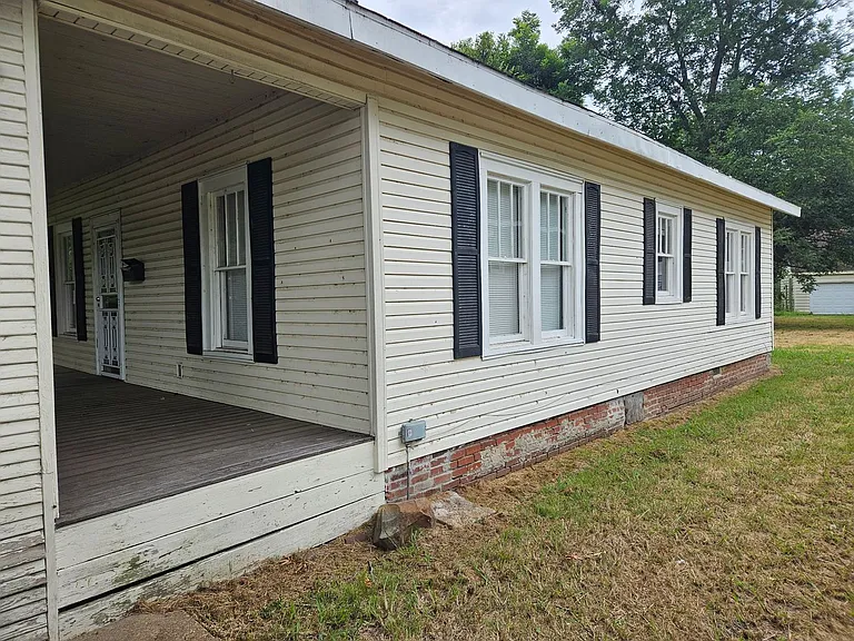 418 Newport Ave — Photo 11
