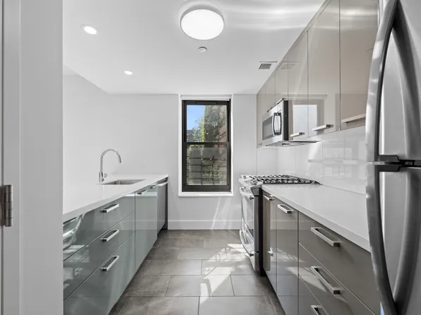 310 Clarkson Avenue image 6 of 26