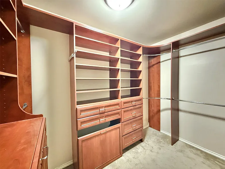 1810 Katlyn Ln — Photo 29