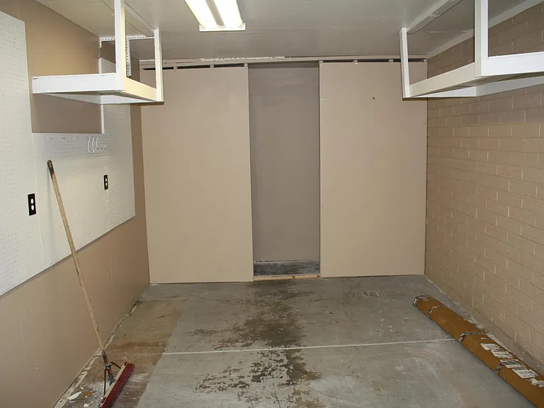 1859 E Florian Ave — Photo 34