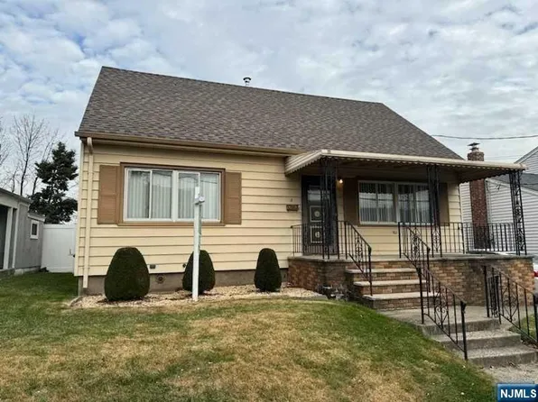 6 Carrie Rd, North Arlington, NJ 07031
