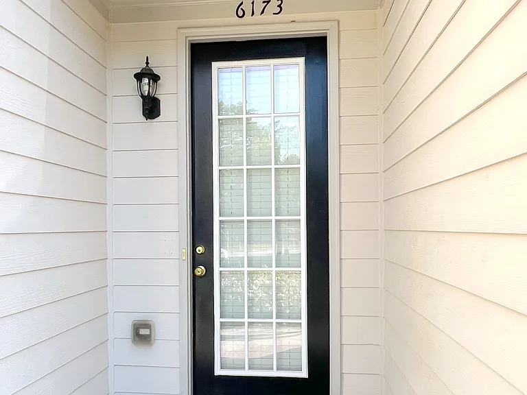 6173 Roaring Rock Way — Photo 2