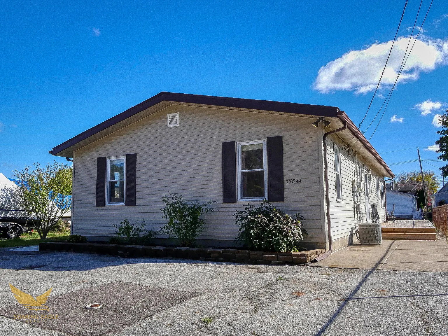37844 Maplehill St photo 1