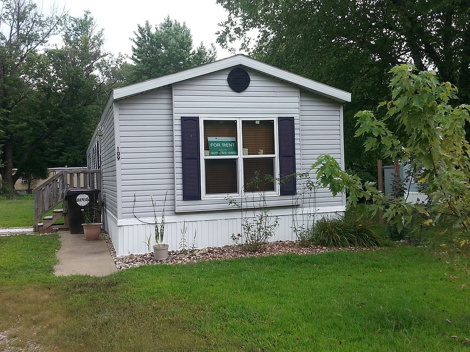 2nd image of 109 Windy Hill St S