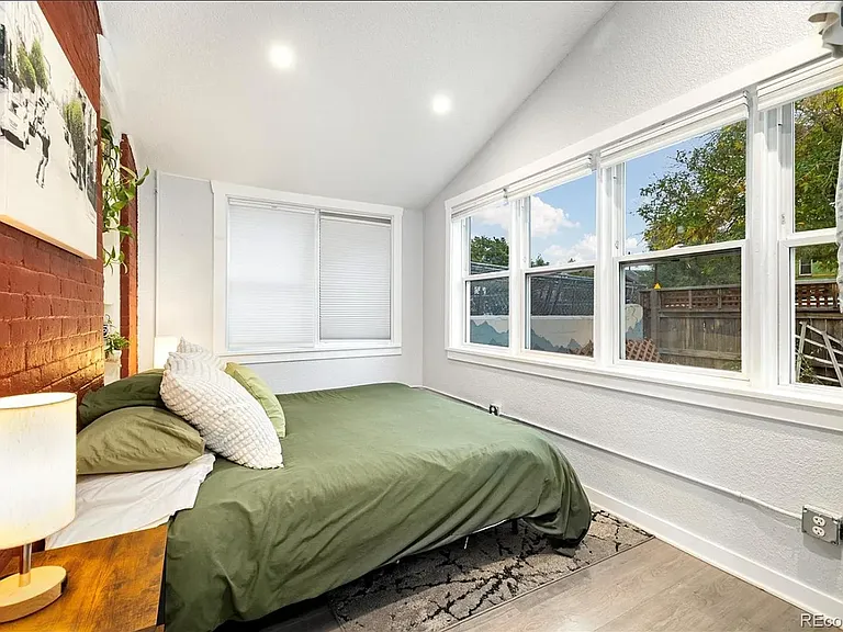 845 Mariposa St — Photo 13