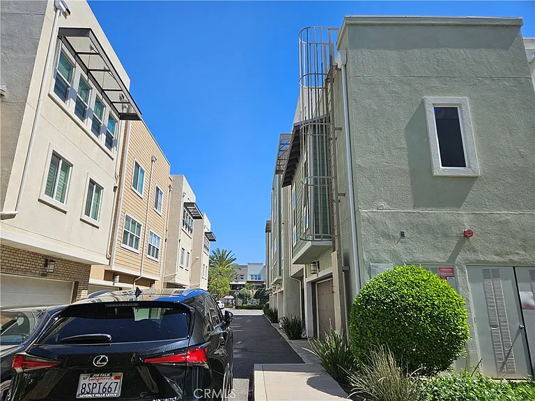 7011 Oregon St — Photo 4