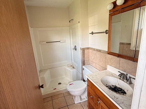 5th image of 415 Camden Rd