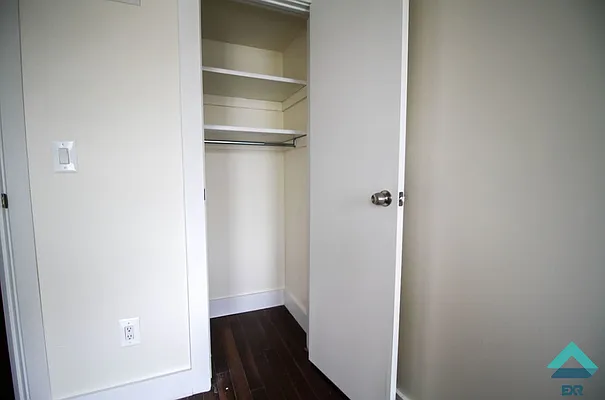 Rented by EXR | media 12