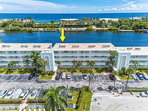 3rd image of 2772 NE 30th Avenue #8D