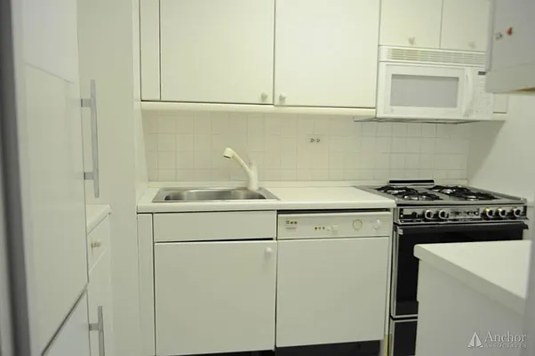 Sold by Anchor Associates | media 32