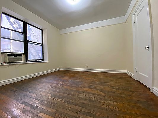 2nd image of 427 E 89th St APT G