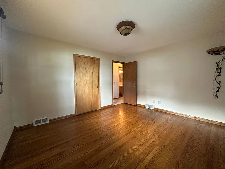 2830 Waubesa Ave — Photo 35