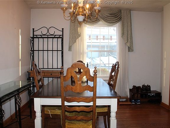 2nd image of 1404 Village Dr