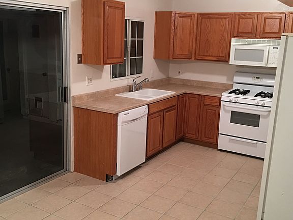 4th image of 9415 Carlton Oaks Dr Unit A