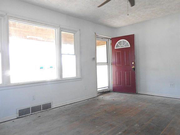 3rd image of 1514 Eaton Ave