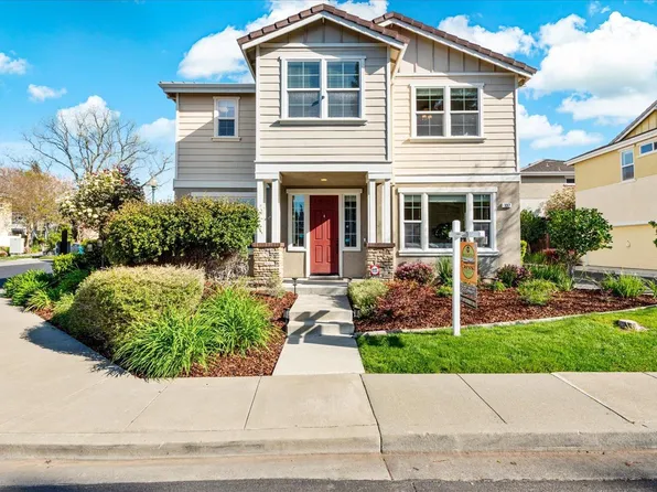 137 Summerfield Drive, Vacaville, CA 95687