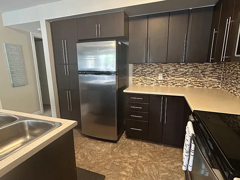 305 Cresthaven Dr #1 — Photo 3