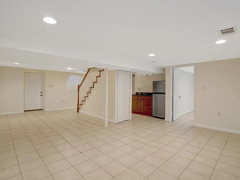 510 E Windsor Ave — Photo 15