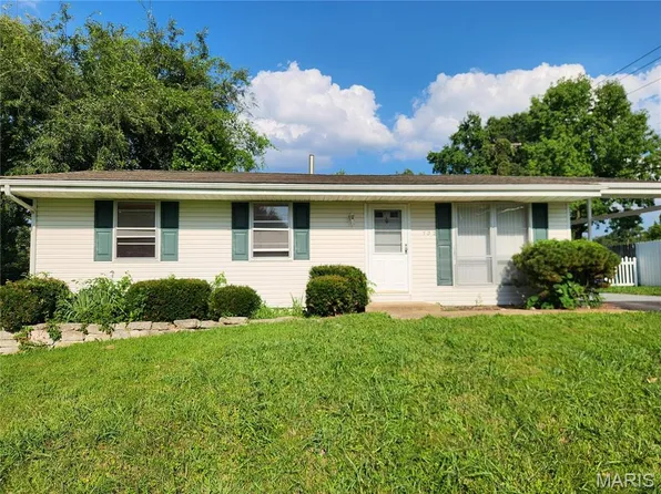 702 Vendome Ln, Ballwin, MO 63011