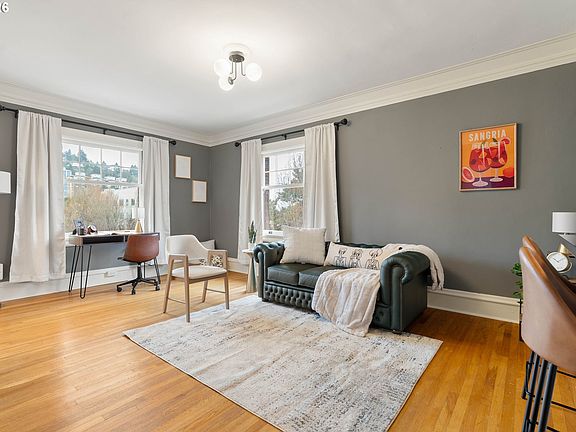 2nd image of 118 NW King Ave APT 52