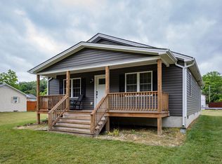 1461 10th St, Waynesboro, VA 22980