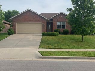 5365 W Applewood St, Springfield, MO 65802