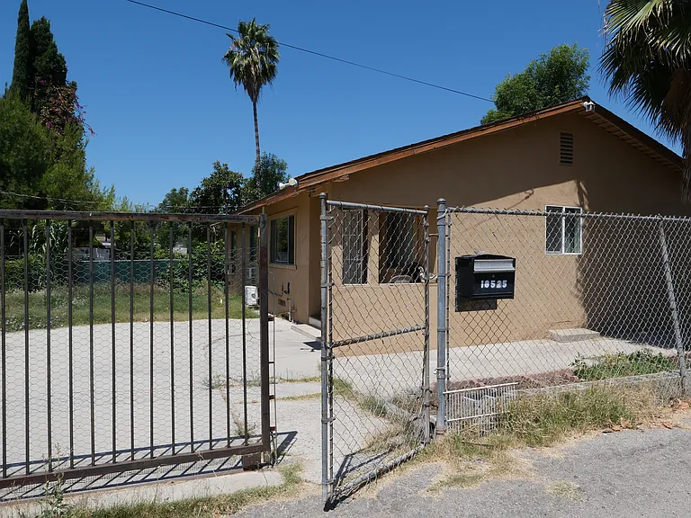 18525 Farjardo St — Photo 2
