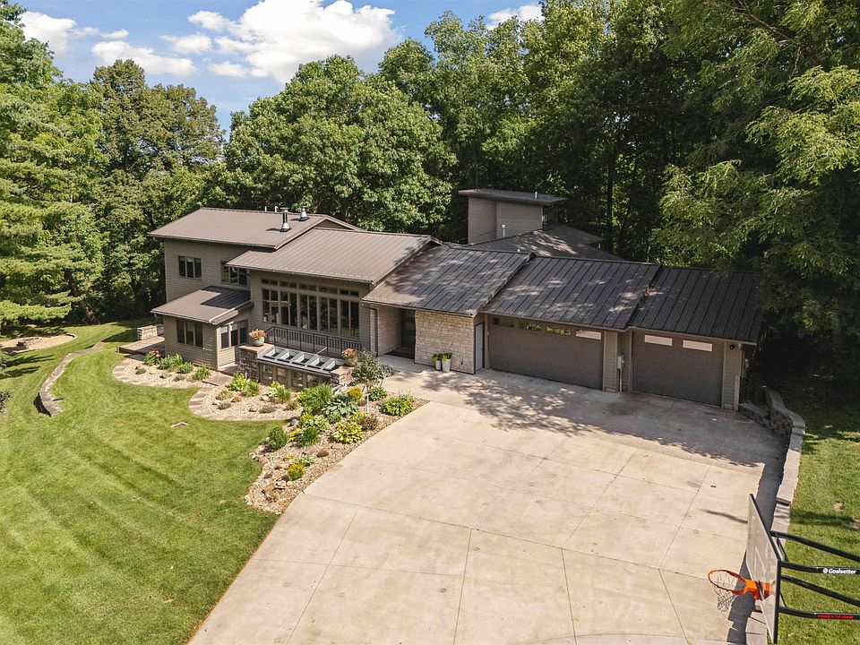 1st image of 415 3rd Ave NE