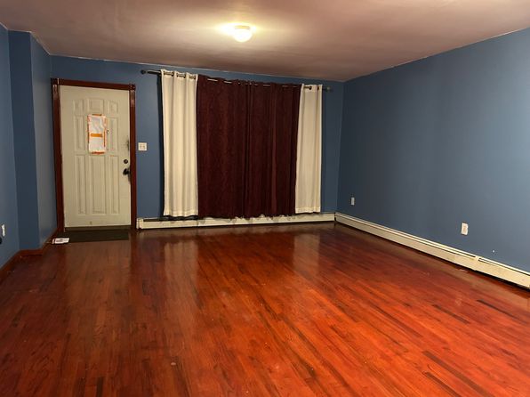 14519 220th St FLOOR 1