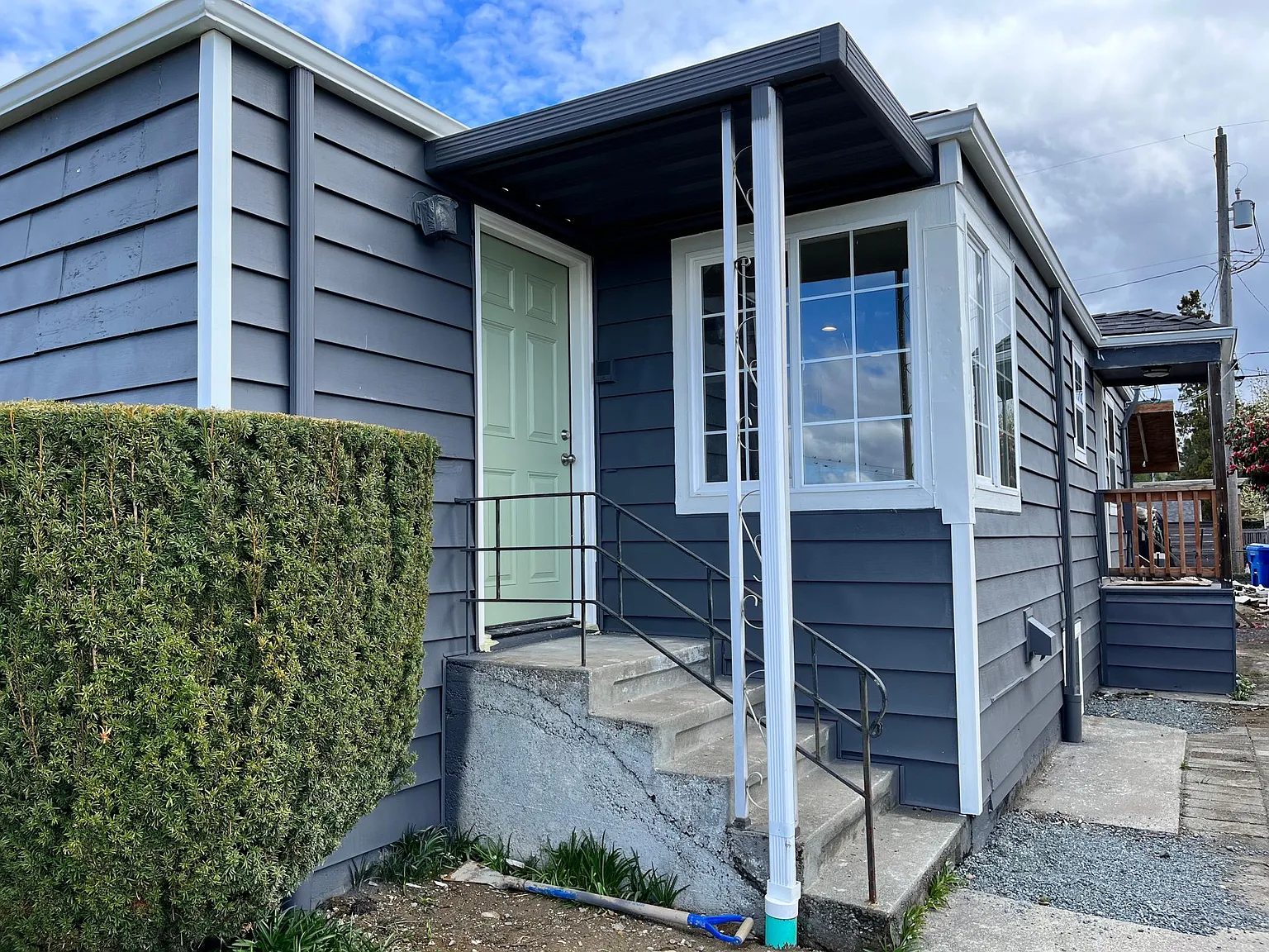 2 bed, 990 sqft, $2,300 — Photo 1