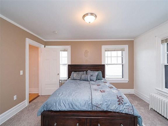 3rd image of 240 Culver Rd #2