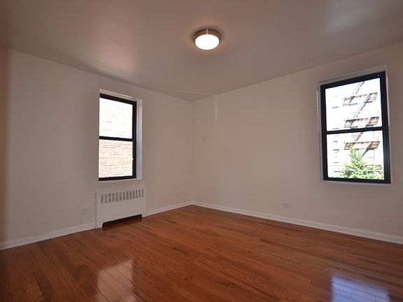 5th image of 13261 Sanford Ave APT 2C