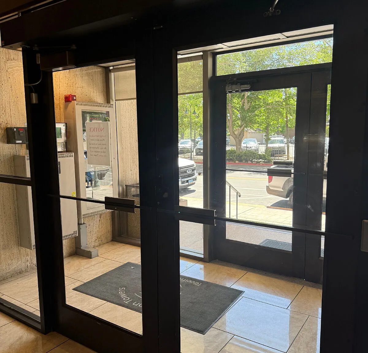 Studio, 1.0 bath, 590 sqft, $1,400 — Photo 2