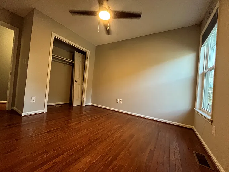 620 E Davie St — Photo 10