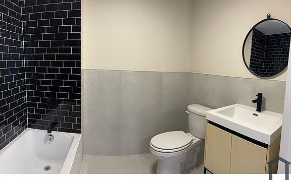 5th image of 533 Concord Ave #3A