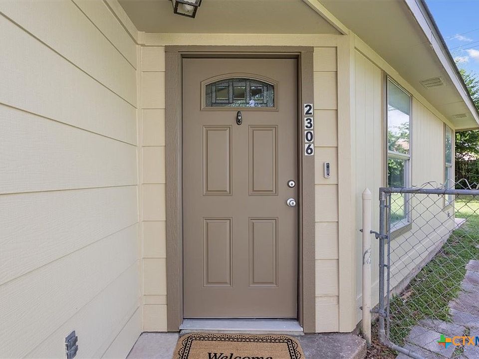 1st image of 2306 Bluejay Dr