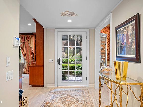 4th image of 525 Berkshire Ave