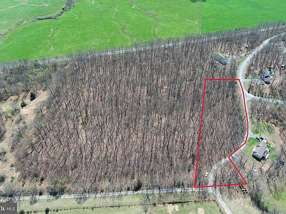 4th image of 2 Blackthorne Ridge Rd