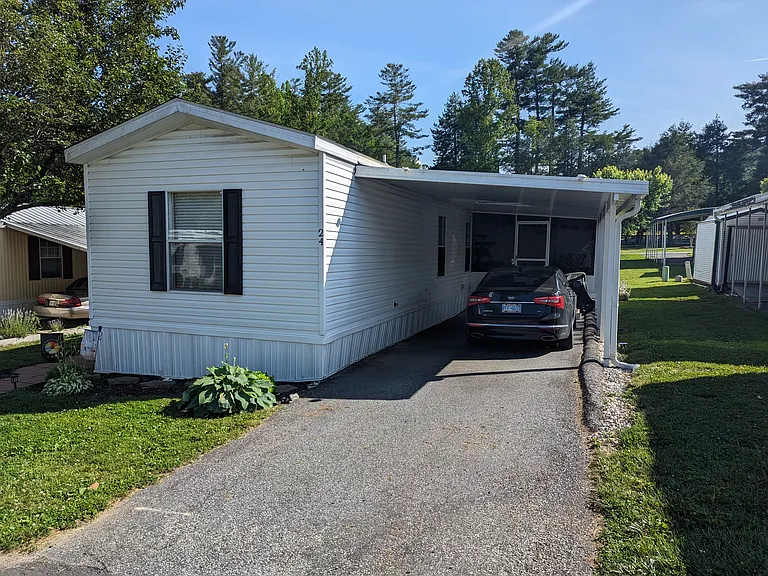 24 Blue Spruce Ln — Photo 1