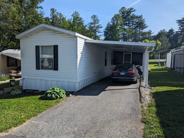 24 Blue Spruce Ln, Hendersonville, NC 28739