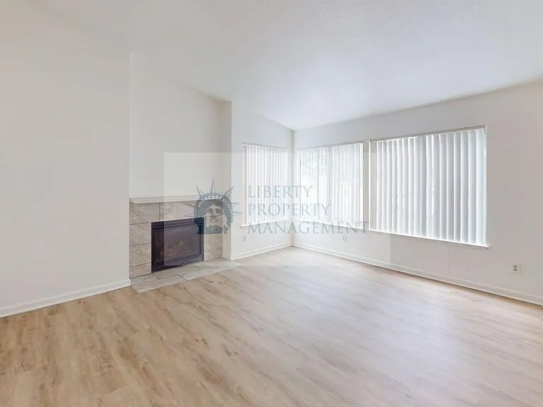 1313 Floyd Ave #119 — Photo 3