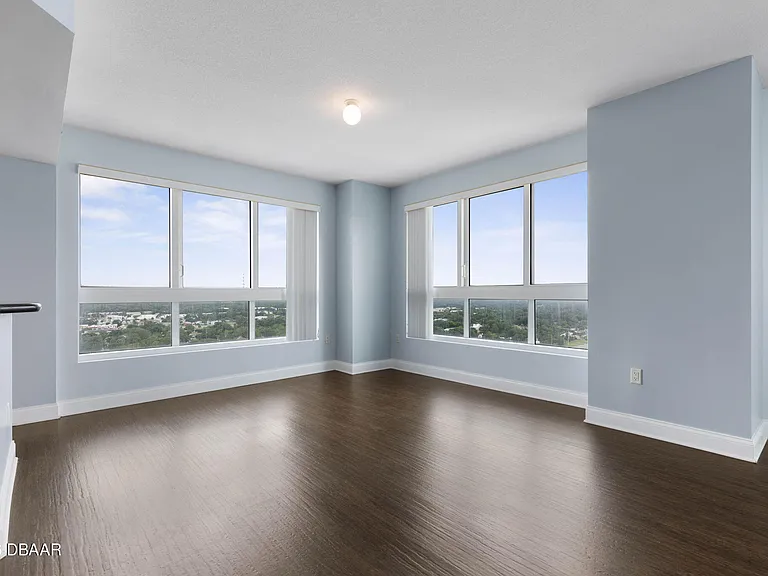 241 Riverside Dr #1710 — Photo 7