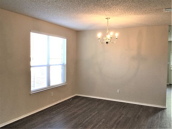 4th image of 2936 Clear Creek Dr